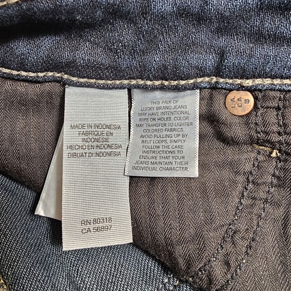 Lucky Brand Hayden Bermuda Denim Shorts Size 2/26, Summer Beach Picnic Attire - Picture 11 of 11